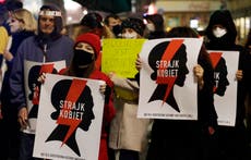 Controversial Poland abortion ruling turns women into ‘walking coffins’, dizem os ativistas