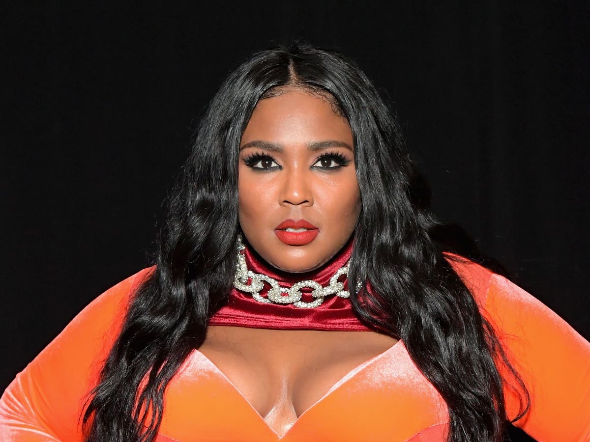 Lizzo addresses ‘annoying’ rumour she killed someone during stage dive