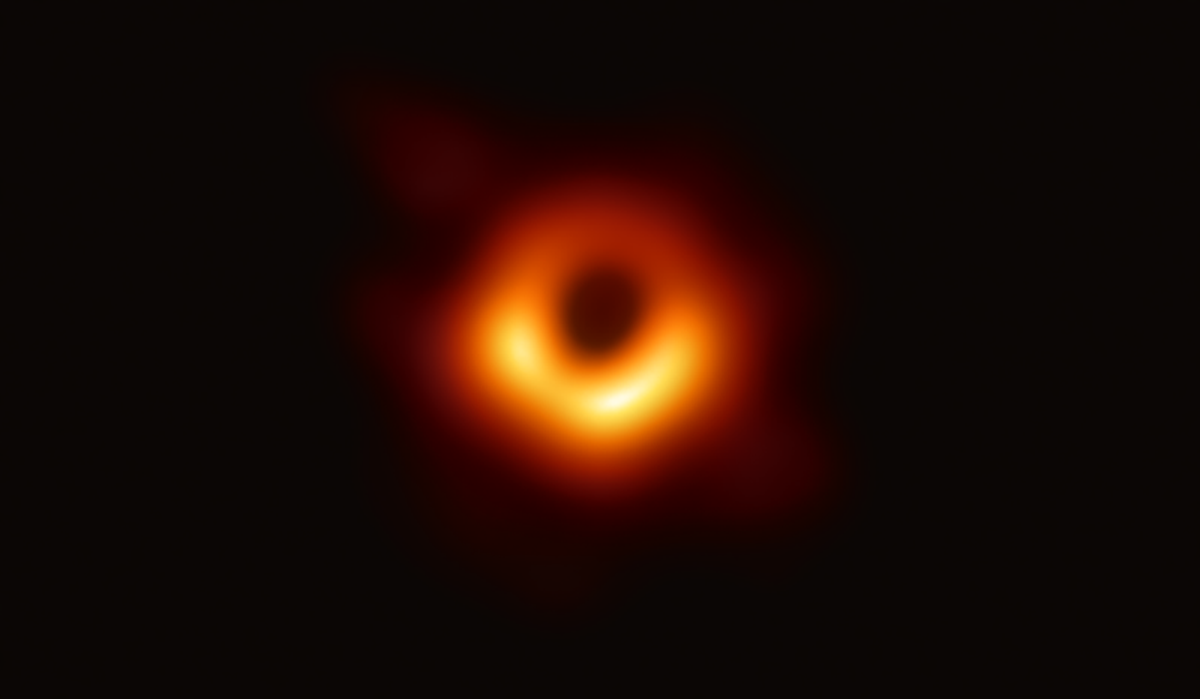 Brilliant ring of light found hiding around supermassive black hole
