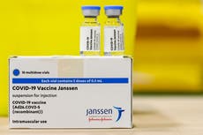 Johnson & 约翰逊: Single-dose vaccine approved for use in UK
