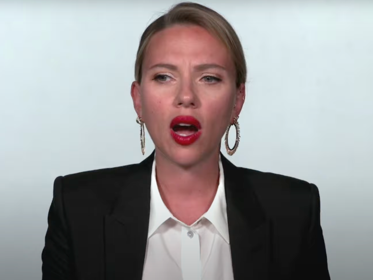 Scarlett Johansson reveals the ‘creepy’ first gift she received from husband Colin Jost