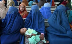 Afghan women and girls could die because gender rules block UK aid, 慈善団体は警告します