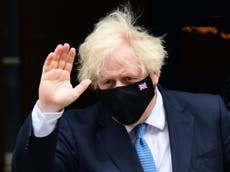 Boris Johnson warns against ‘throwing caution to wind’ from 19 7月, as he faces flak over mask guidance