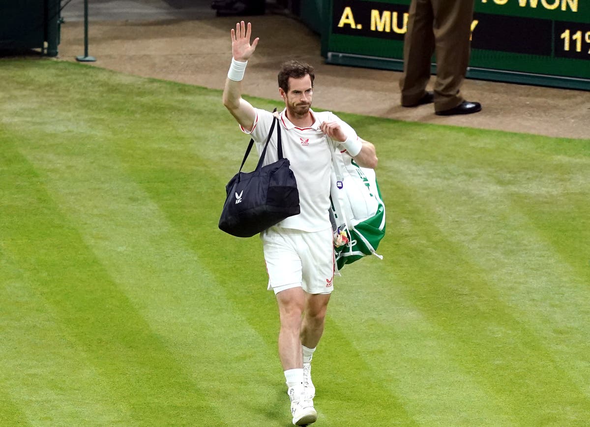 Andy Murray tippet for "godt løp" i Wimbledon etter å ha tatt "store fremskritt med spillet"