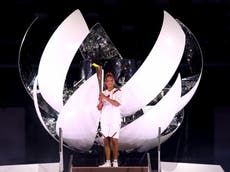 東京 2020 オリンピック開会式 - 住む: 選手がスタジアムに迎えられた後、大坂なおみが炎上