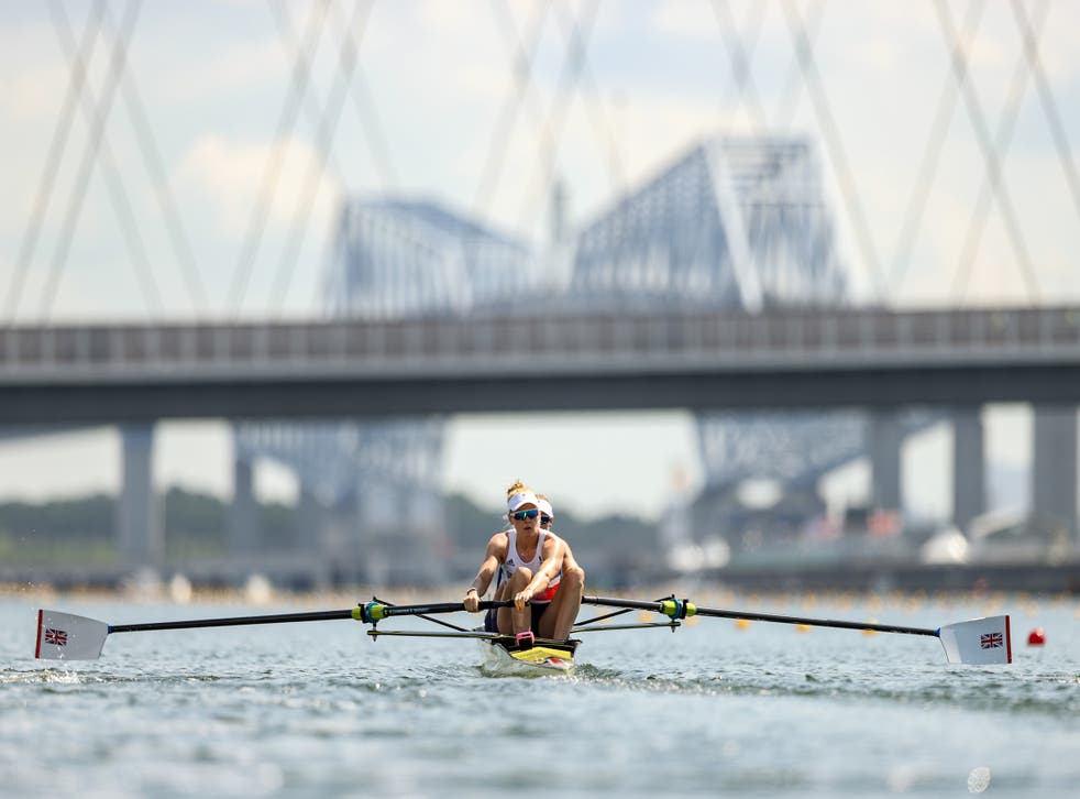 <p>Polly Swann and Helen Glover during their heat</bl>