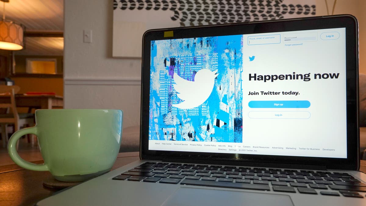 美联社, Reuters to help Twitter elevate more credible info