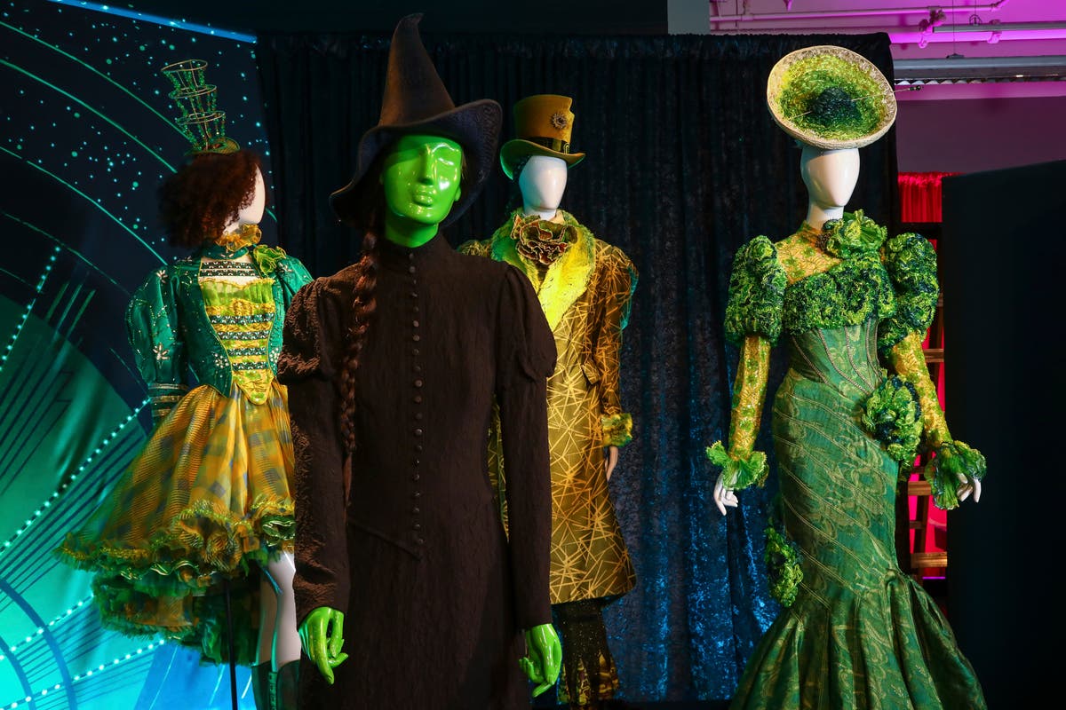 Broadway, Hollywood costumes go on exhibit in heart of NYC