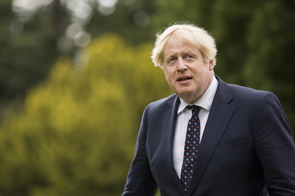 Boris Johnson in Scotland as Cummings claims he was offered peerage – follow live 1 Boris Johnson in Scotland as Cummings claims he was offered peerage – follow live