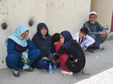 政府必须“立即”重新安置阿富汗境内的难民以挽救生命, 说议员