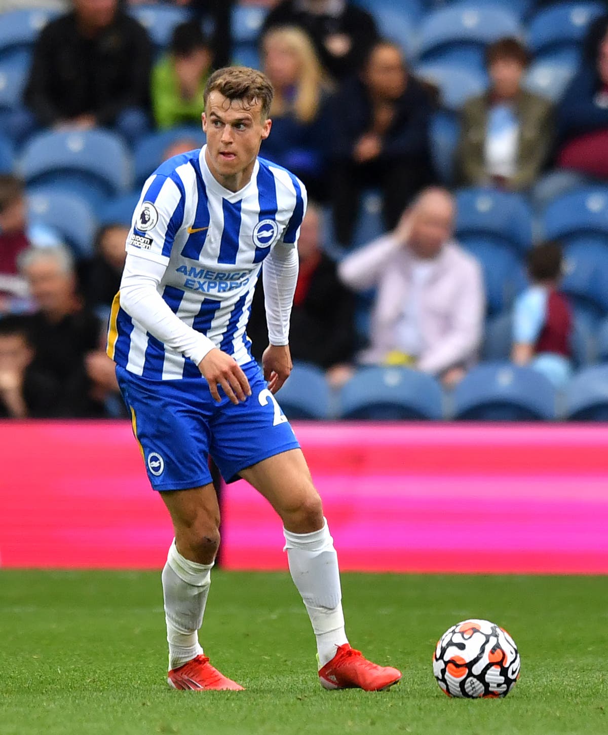 Solly March signs new Brighton deal