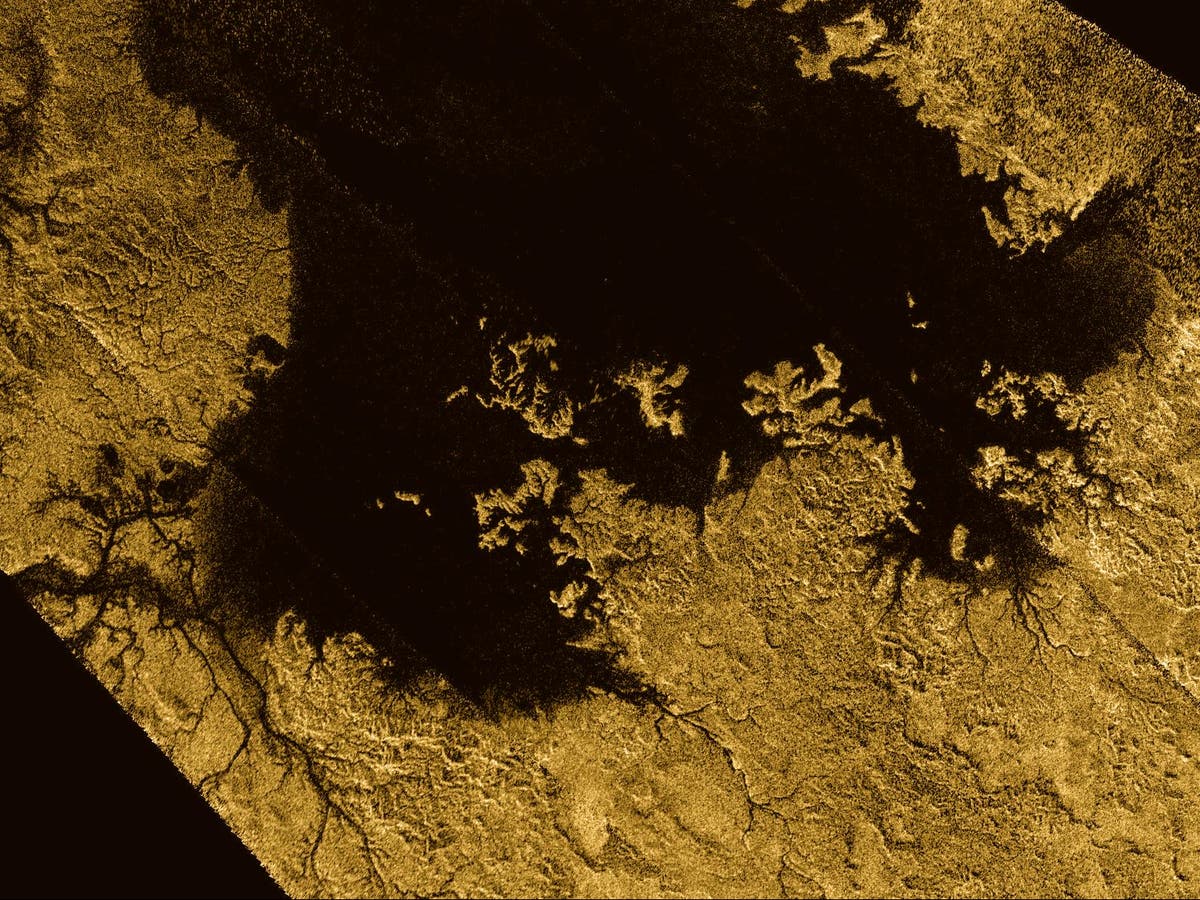 These might be the most impressive geological structures in the solar system