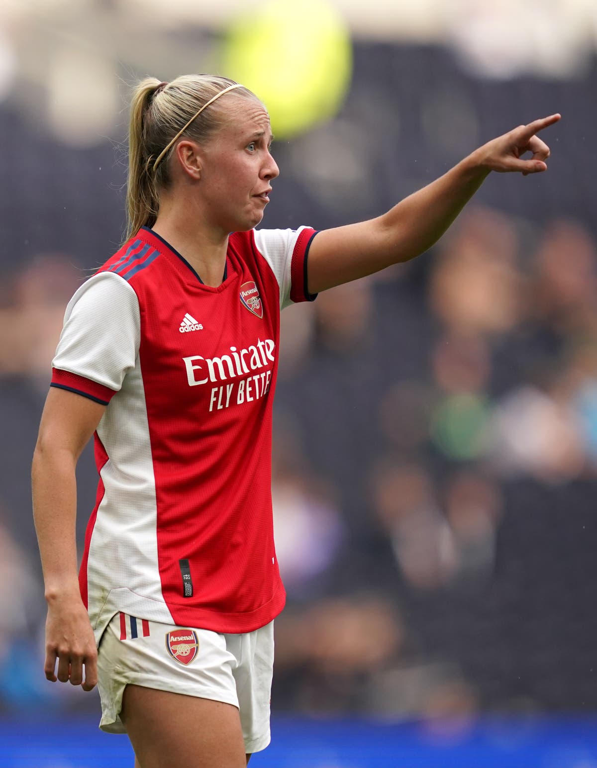 Beth Mead double helps Arsenal down defending WSL champions Chelsea