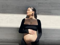 「ショックを受けたふりをする」: インターネットはカイリー・ジェンナーの2回目の妊娠発表に反応する