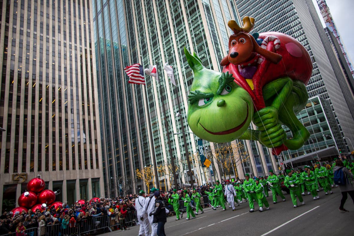 Macy's Thanksgiving parade returns to New York City streets