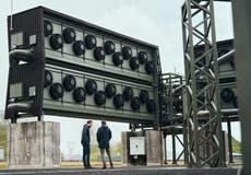 Die grootste koolstofsuigende fabriek ter wêreld begin in Ysland