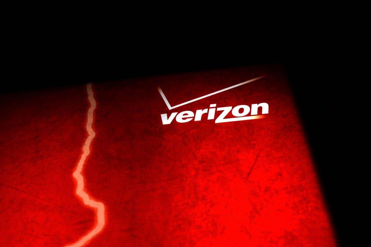 Verizon goes down, stopping people’s phones getting online