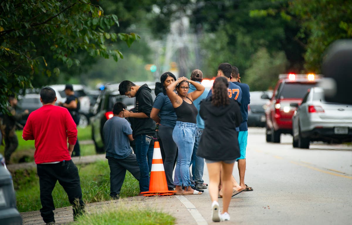 Houston school employee shot by former student, sê die polisie
