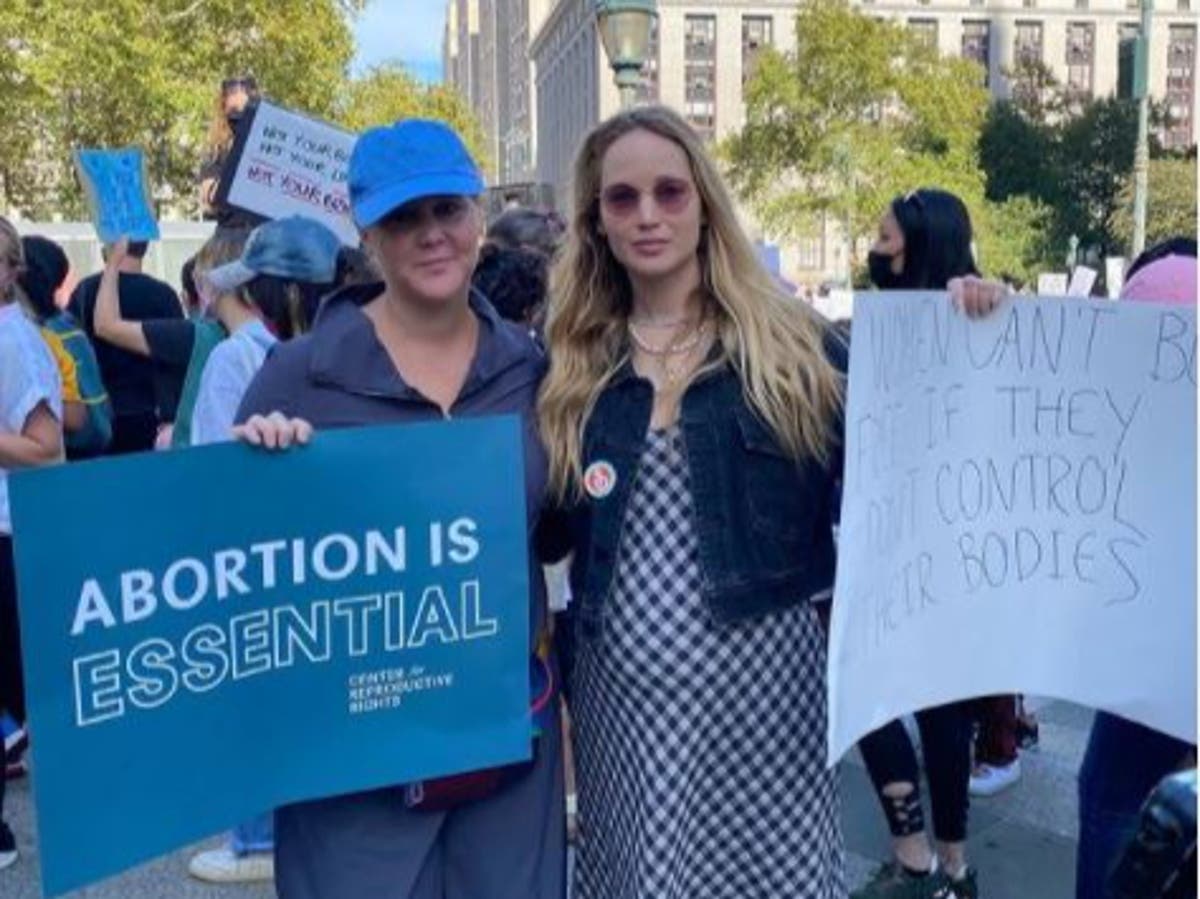 Amy Schumer and Jennifer Lawrence join rally for abortion rights in Washington DC