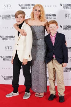 Kristen Stewart takes to red carpet at Spencer premiere