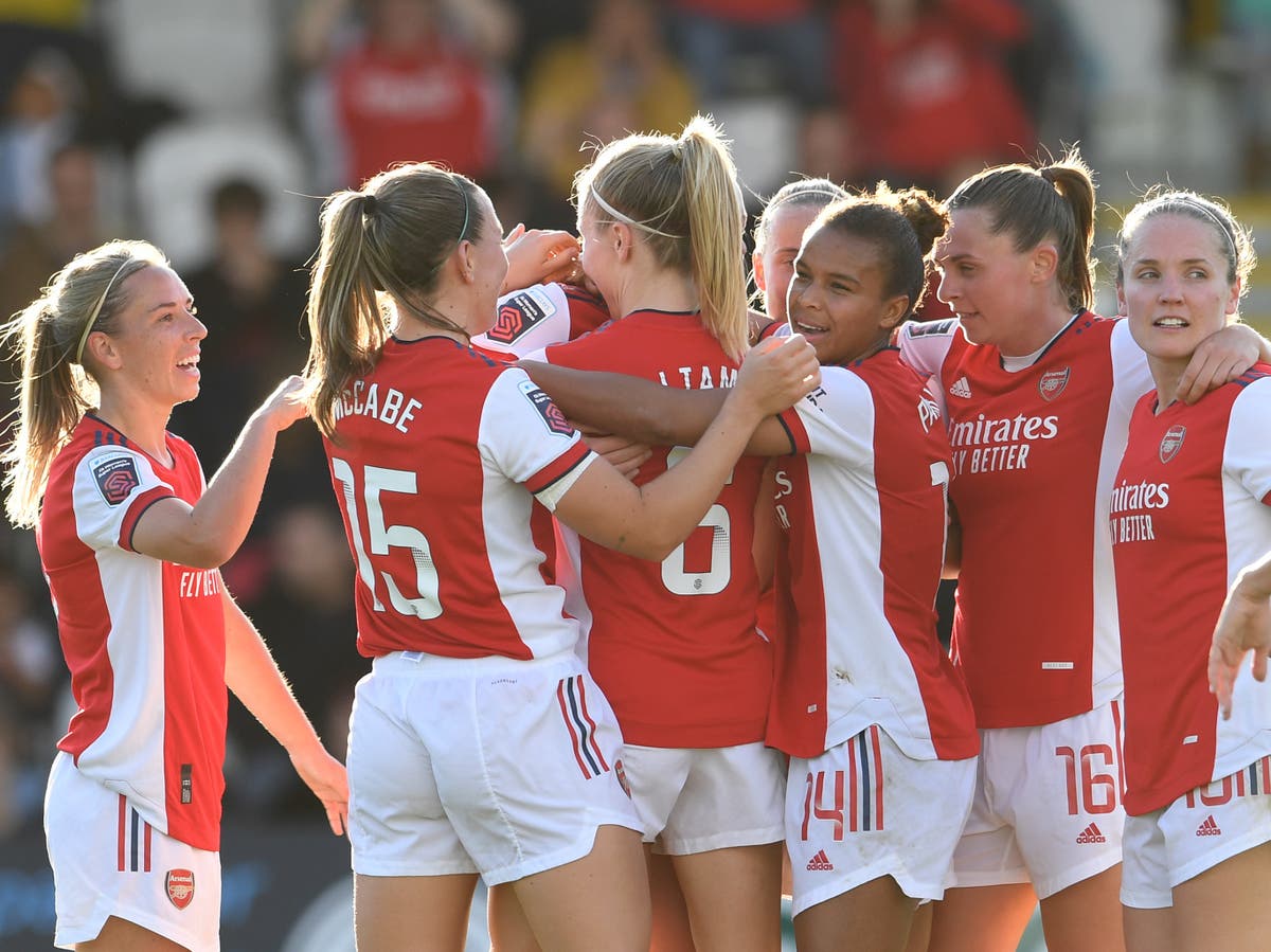 Arsenal remain top of WSL with emphatic victory over Everton