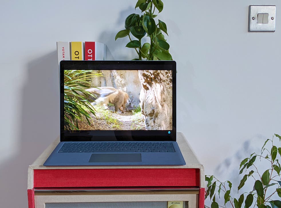 <p>The surface laptop 4 weighs 1.26kg </p>