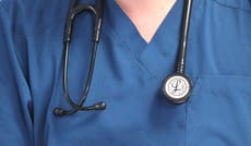 Les médecins accusent le gouvernement d'être «volontairement négligent» pour avoir exclu le plan B