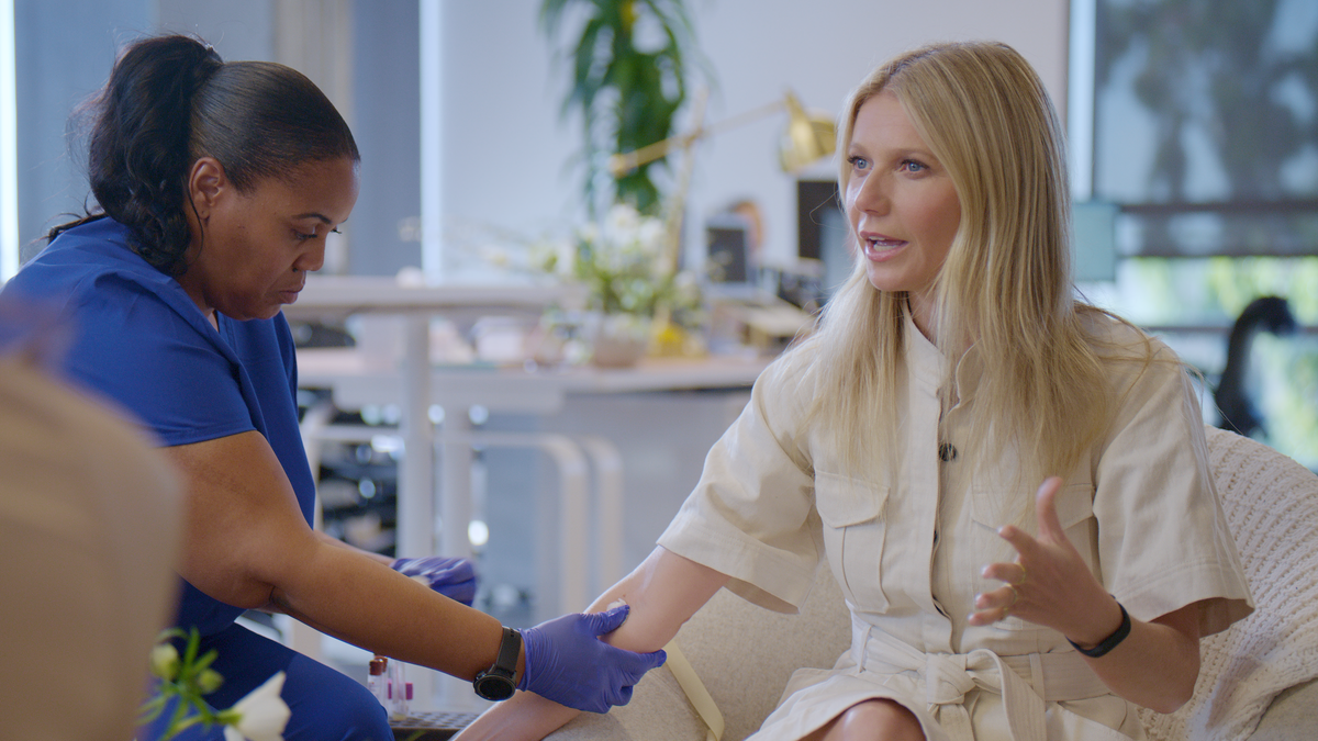 Gwyneth Paltrow ‘almost died’ while giving birth to her first child