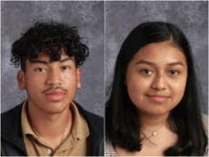 Two teenagers found dead in car outside school in North Carolina, 警察は言う