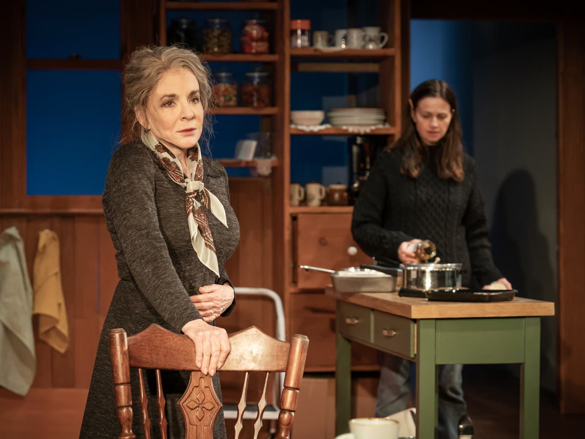 Stockard Channing returns to the London stage in ’Night, Mother – review