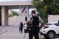 2 dead in dramatic shootout near upscale Mexican resorts