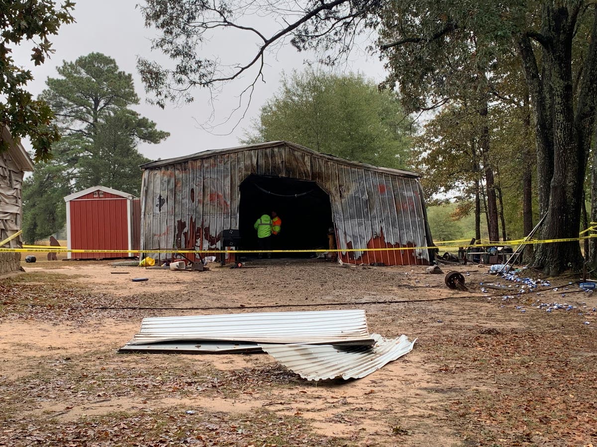 Barn explosion kills 2 les propriétaires, neighbor in northeast Texas