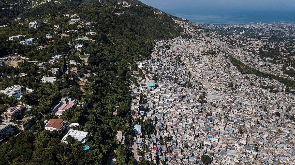 Haiti's fuel crisis deepens; 銀行が部分閉鎖を発表