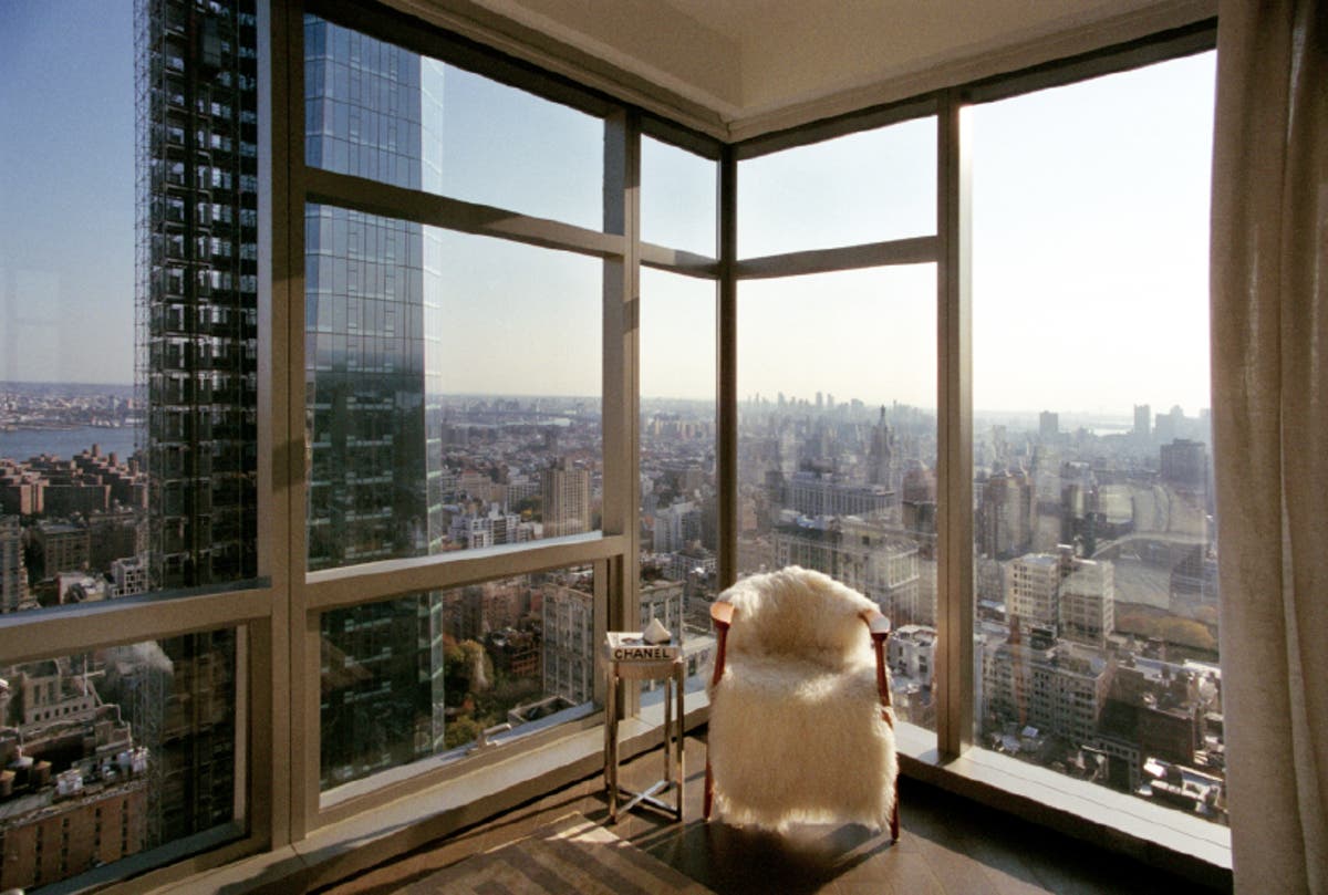 Artist captures NYC fanciest penthouses by posing as a Hungarian billionaire