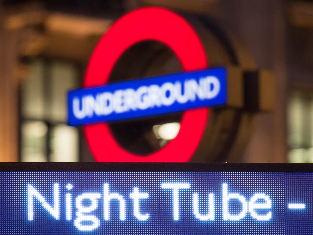 Severe disruption expected on London Tube as strike begins - volg regstreeks