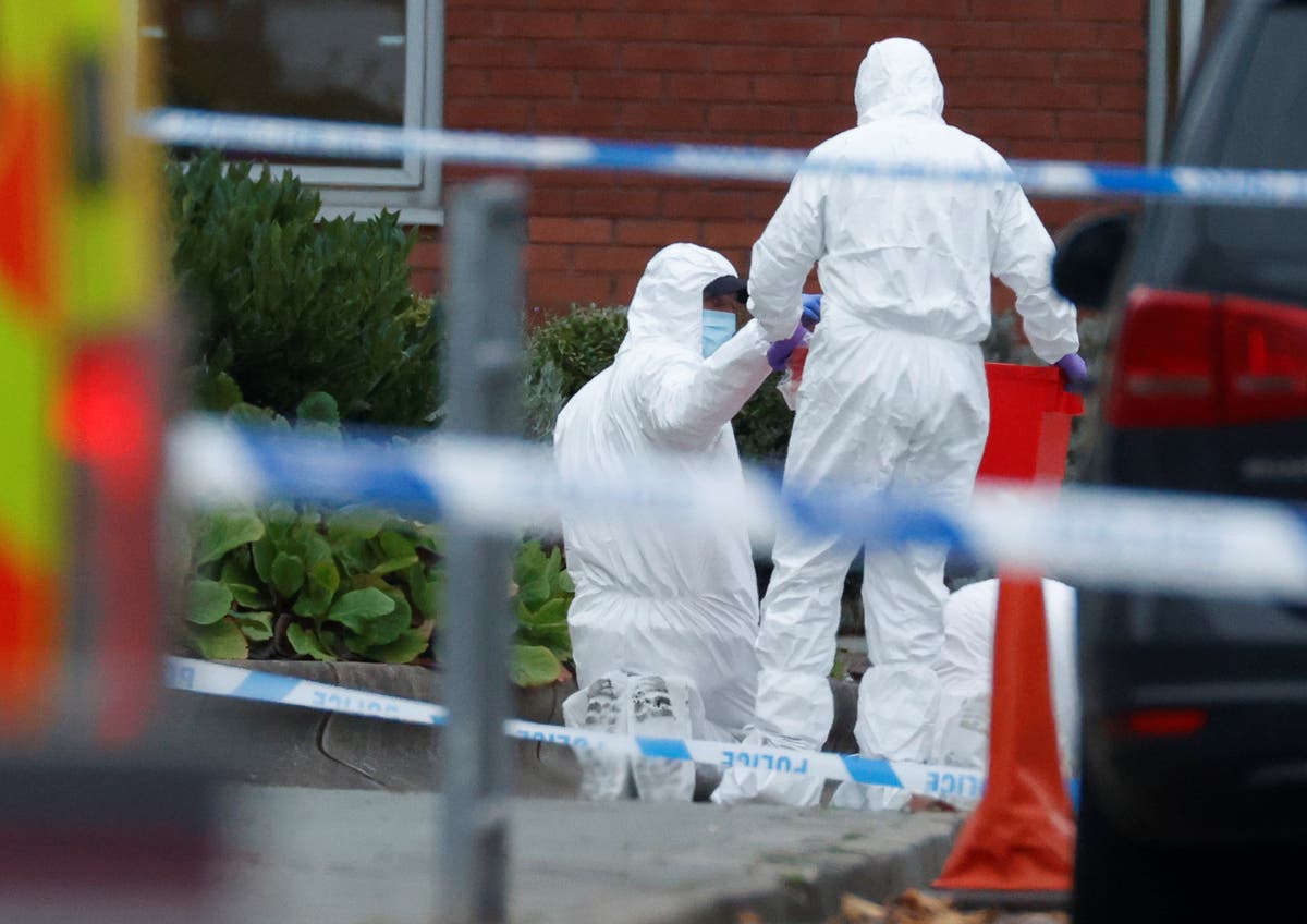 出租车恐怖分子“制造炸弹”的利物浦房子附近发生受控爆炸