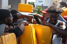 海地强大的帮派因短缺而缓解燃料封锁 - 但仅仅一个星期