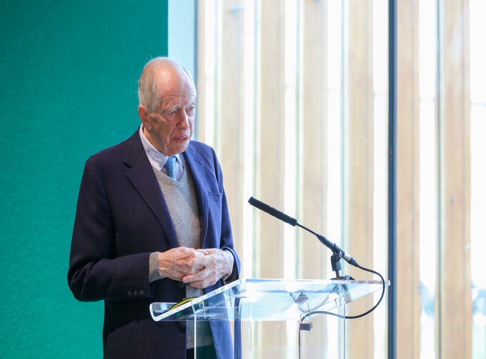 <p>Lord Jacob Rothschild prend la parole lors du sommet de la Saudi Green Initiative à Londres à paddesdon Manor</p>
