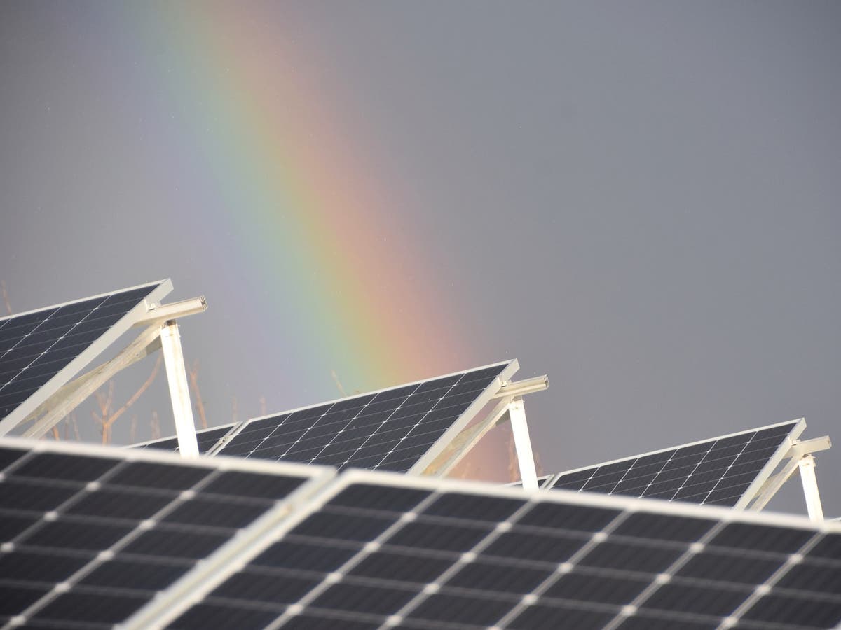 Scientists make ‘miracle material’ breakthrough to revolutionise solar power