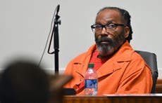 Kevin Strickland: Black man jailed for triple murder exonerated after 43 années de prison