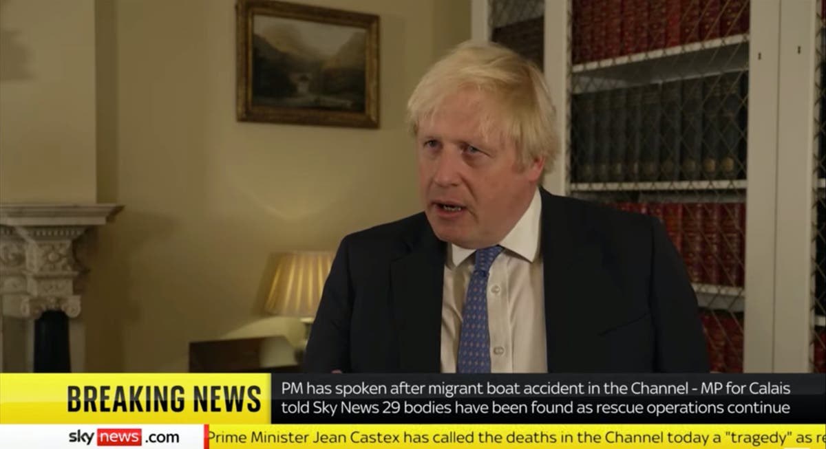 Boris Johnson offers extra help to France to crack down on people-smuggling gangs