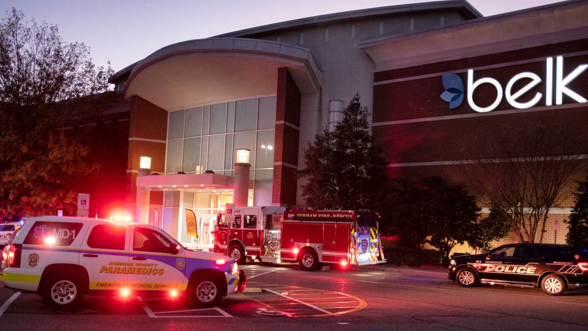 Police chief: 3 shot in fight at North Carolina mall