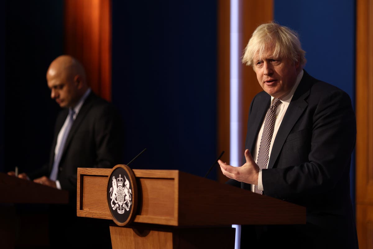 Tensions over omicron advice as Boris Johnson contradicts medical adviser