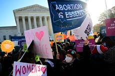 Mer enn 250 doctors and health workers urge Supreme Court to protect abortion rights