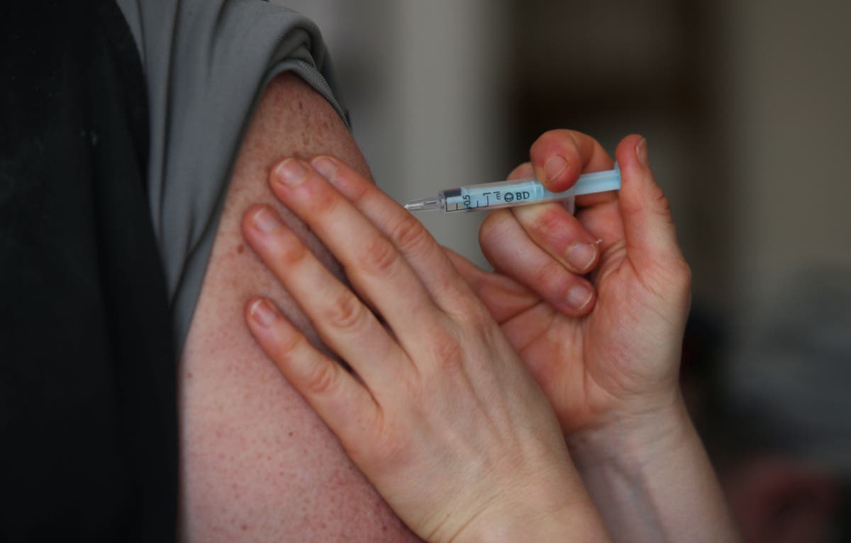 Forskere kan ha identifisert trigger bak Covid-vaksine-induserte blodpropp