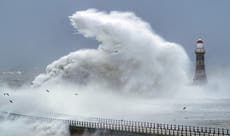 Storm Barra to batter UK with disruptive winds, 大雨和大雪