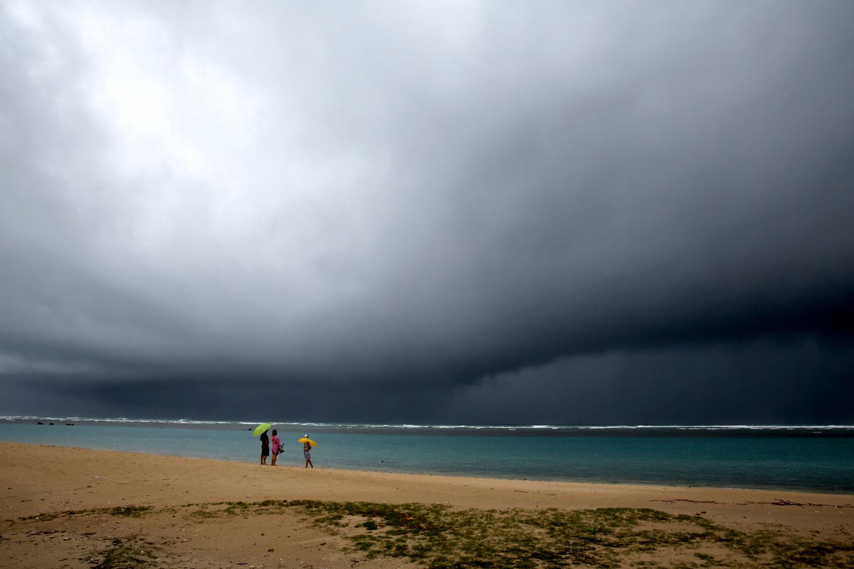 Dangerous storm threatens havoc across Hawaiian archipelago