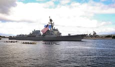 Die Amerikaanse vloot stel die USS Daniel Inouye in opdrag van Pearl Harbor