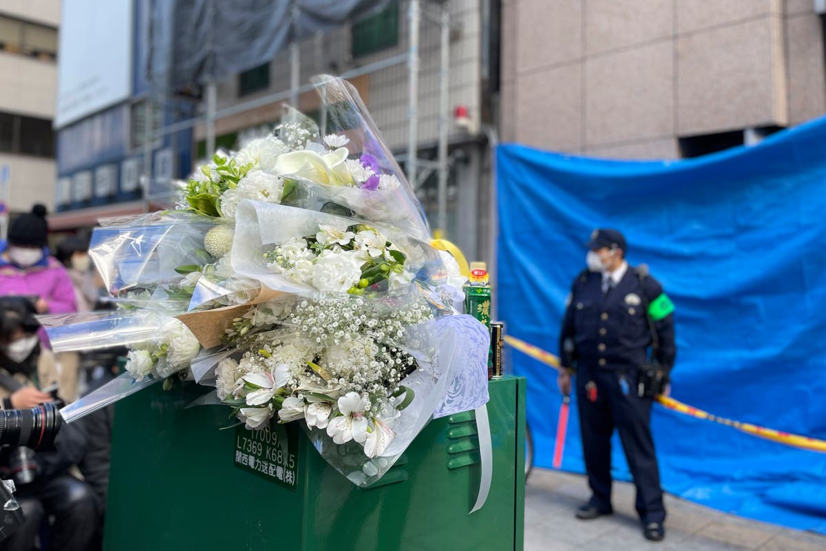 致命的な大阪の火にリンクされた男の日本の警察捜索家