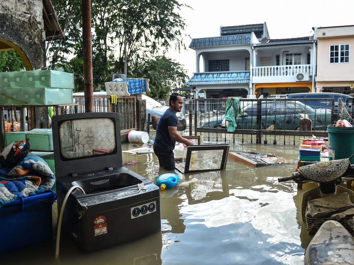 Volunteers to the rescue after devastating Malaysia floods
